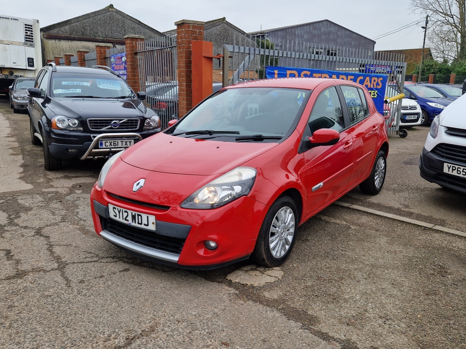 Used Renault Clio 2012 for sale - 77434689: Photo 2