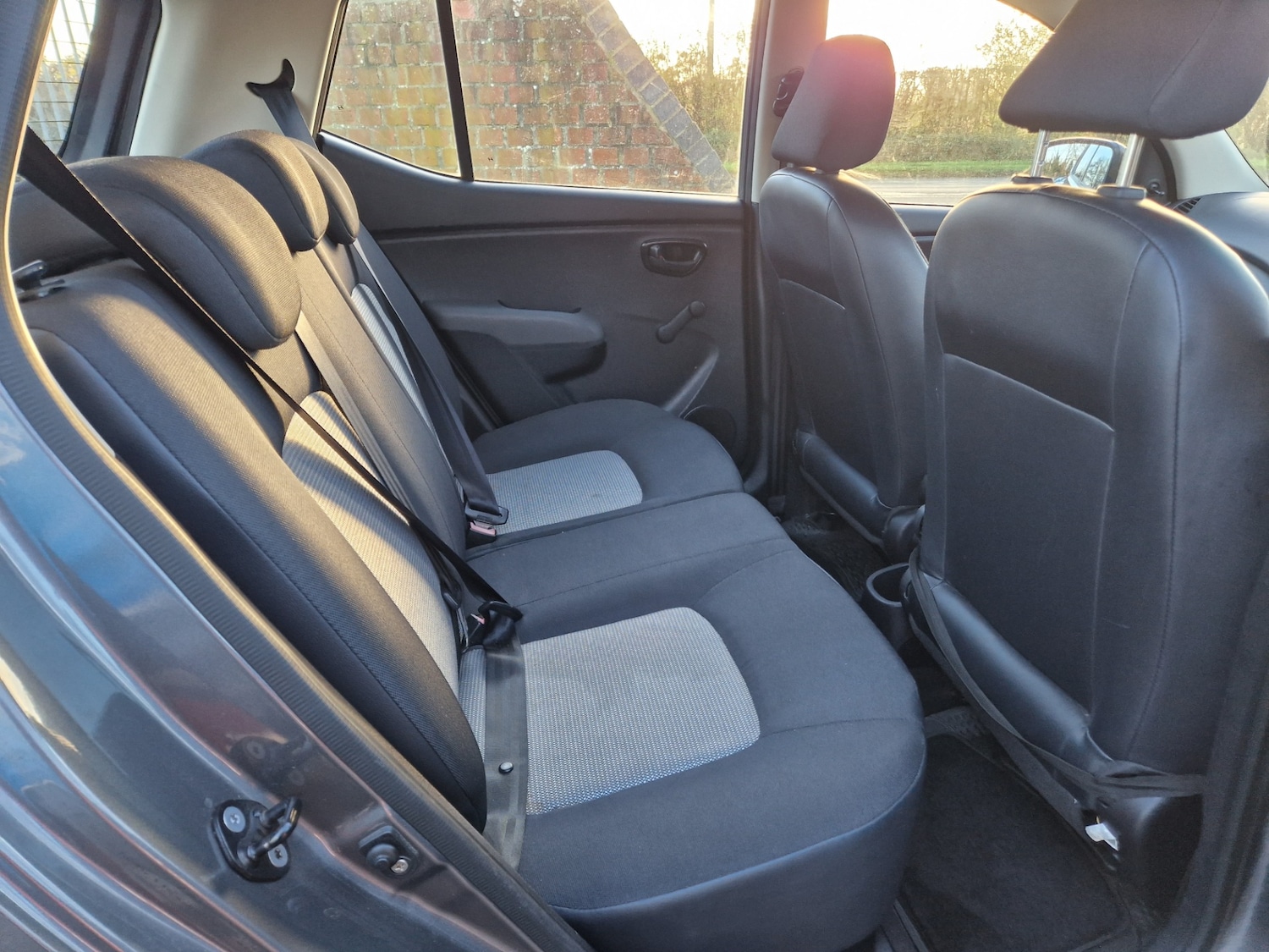 Used Hyundai i10 2010 for sale - 76738588: Photo 18