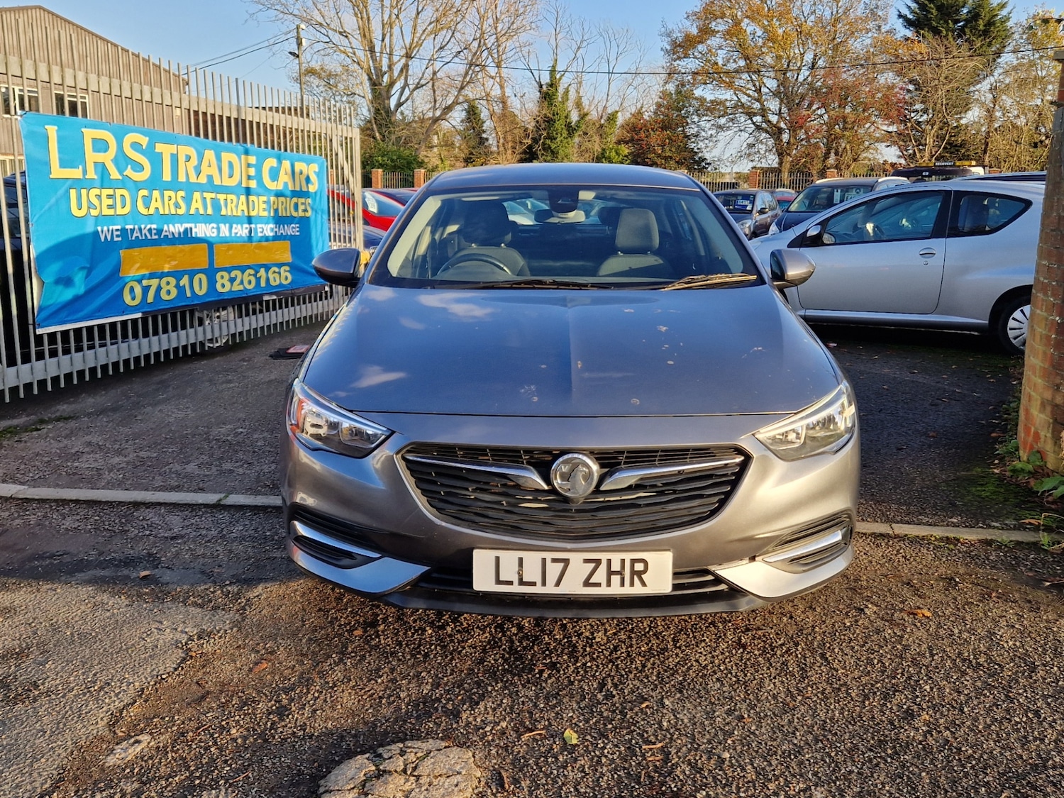 Used Vauxhall Insignia 2017 for sale - 76737983: Photo 2