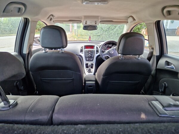 Used Vauxhall Astra 2010 for sale - 75284850: Photo 12