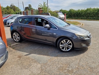 Used Vauxhall Astra 2010 for sale - 75284850: Photo 3