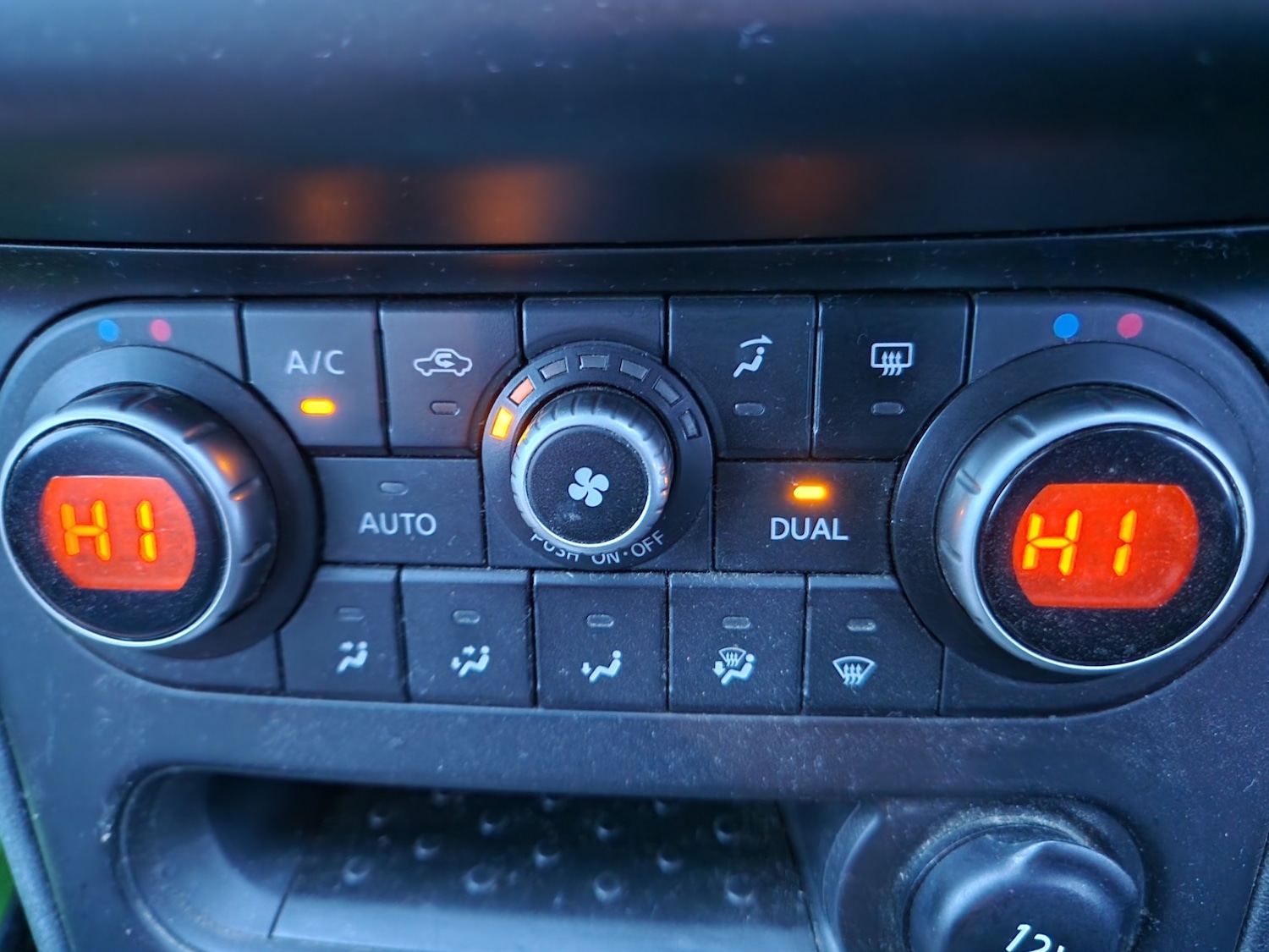 Used Nissan Qashqai 2012 for sale - 77522362: Photo 10