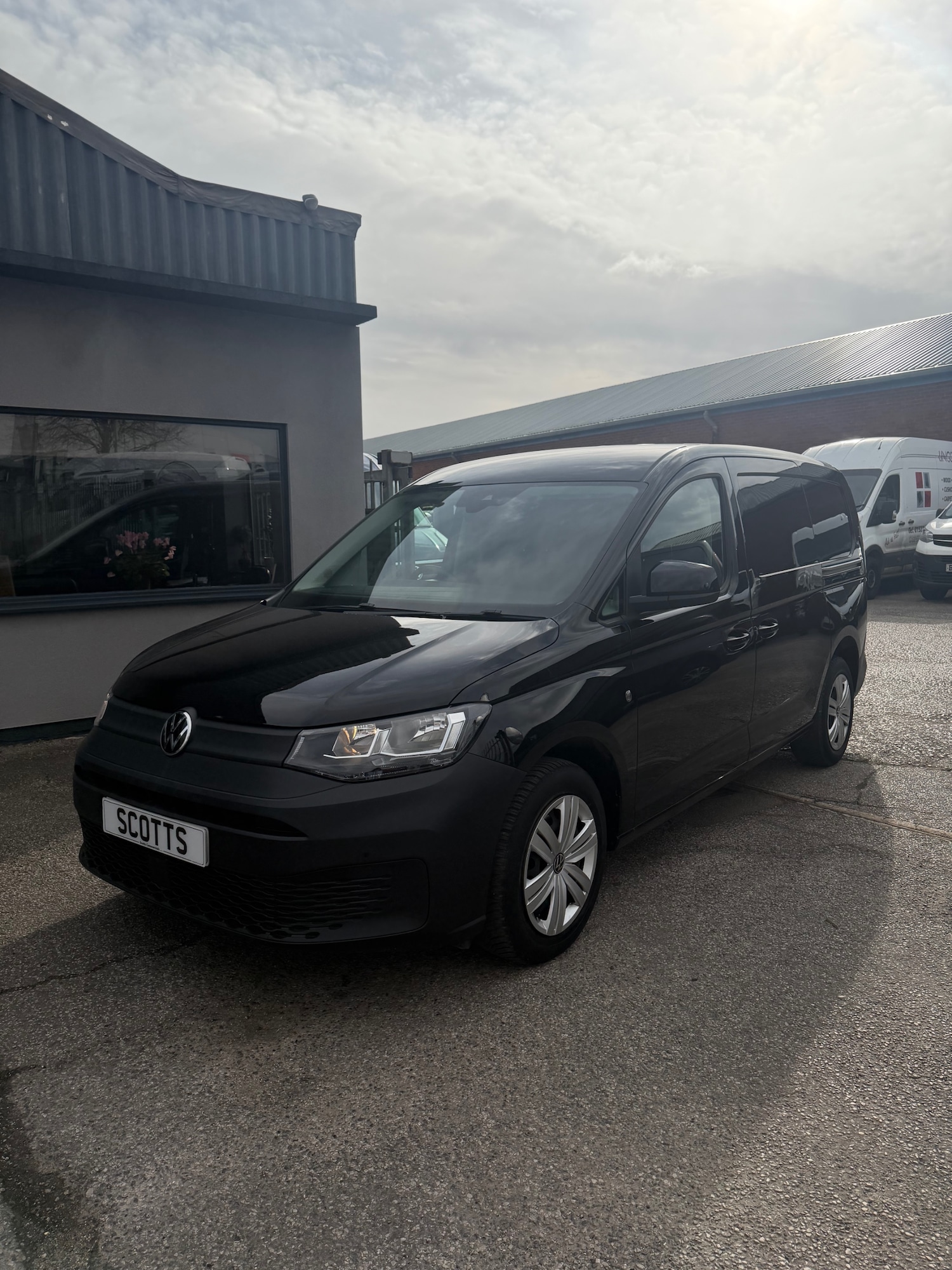 Used Volkswagen Caddy Maxi 2021 for sale - 78011903: Photo 1