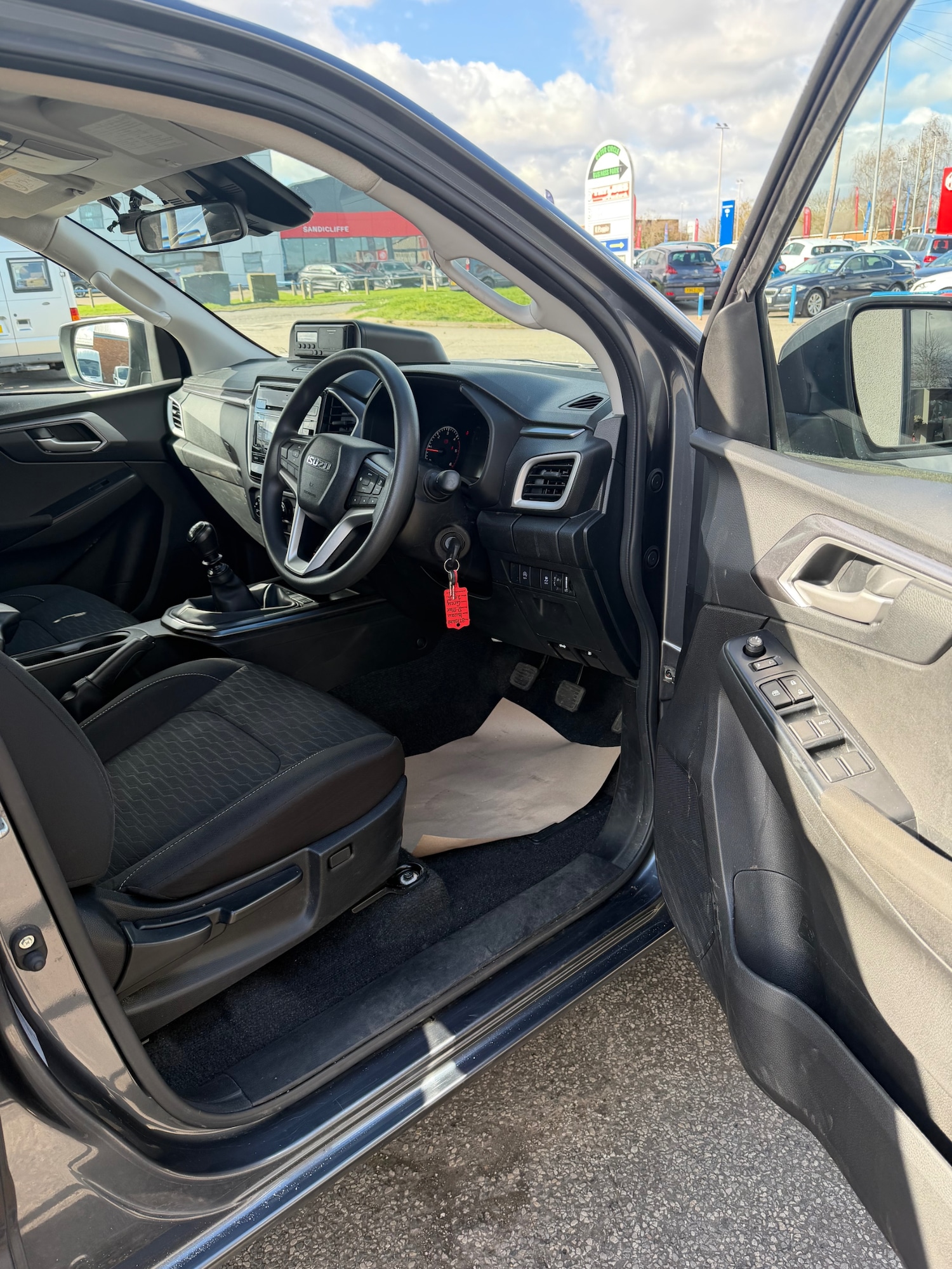 Used Isuzu D-Max 2023 for sale - 77888898: Photo 14