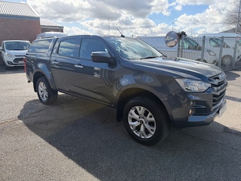 Used Isuzu D-Max 2023 for sale - 77888898: Photo