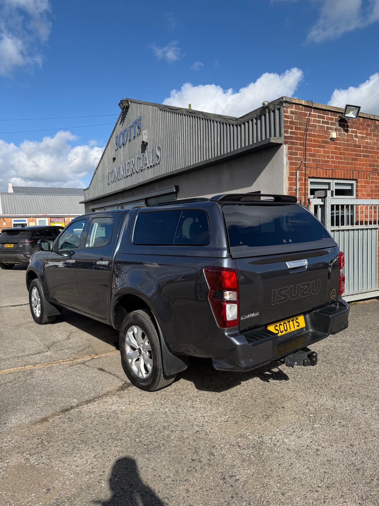 Used Isuzu D-Max 2023 for sale - 77888898: Photo 8