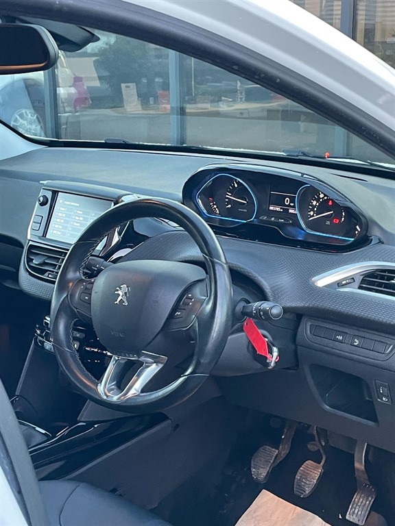 Used Peugeot 2008 2016 for sale - 77116331: Photo 11