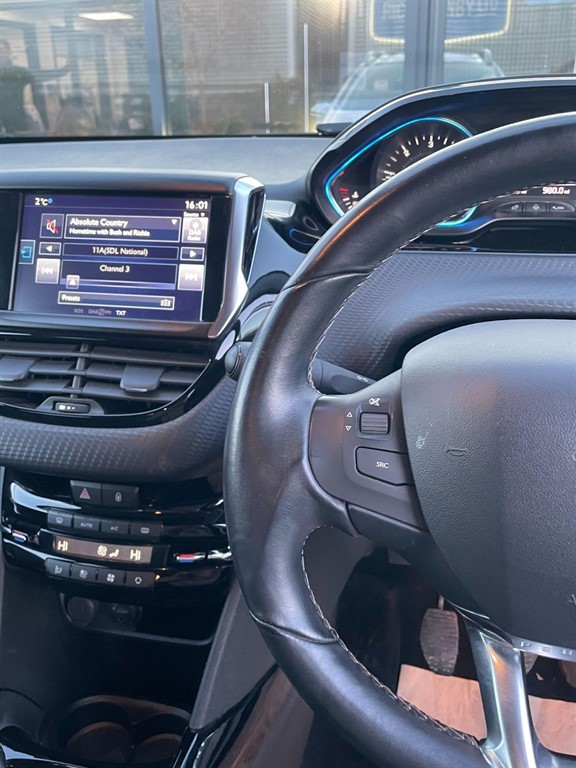 Used Peugeot 2008 2016 for sale - 77116331: Photo 13