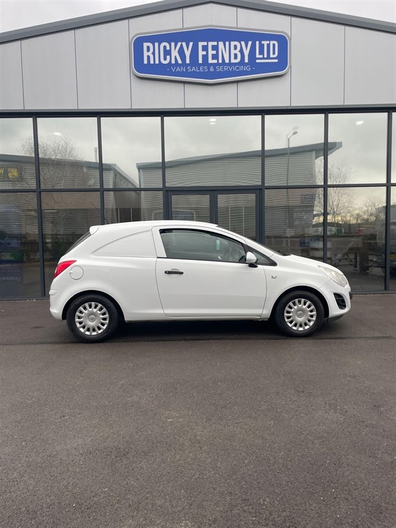 Used Vauxhall Corsa 2011 for sale - 77420674: Photo 2