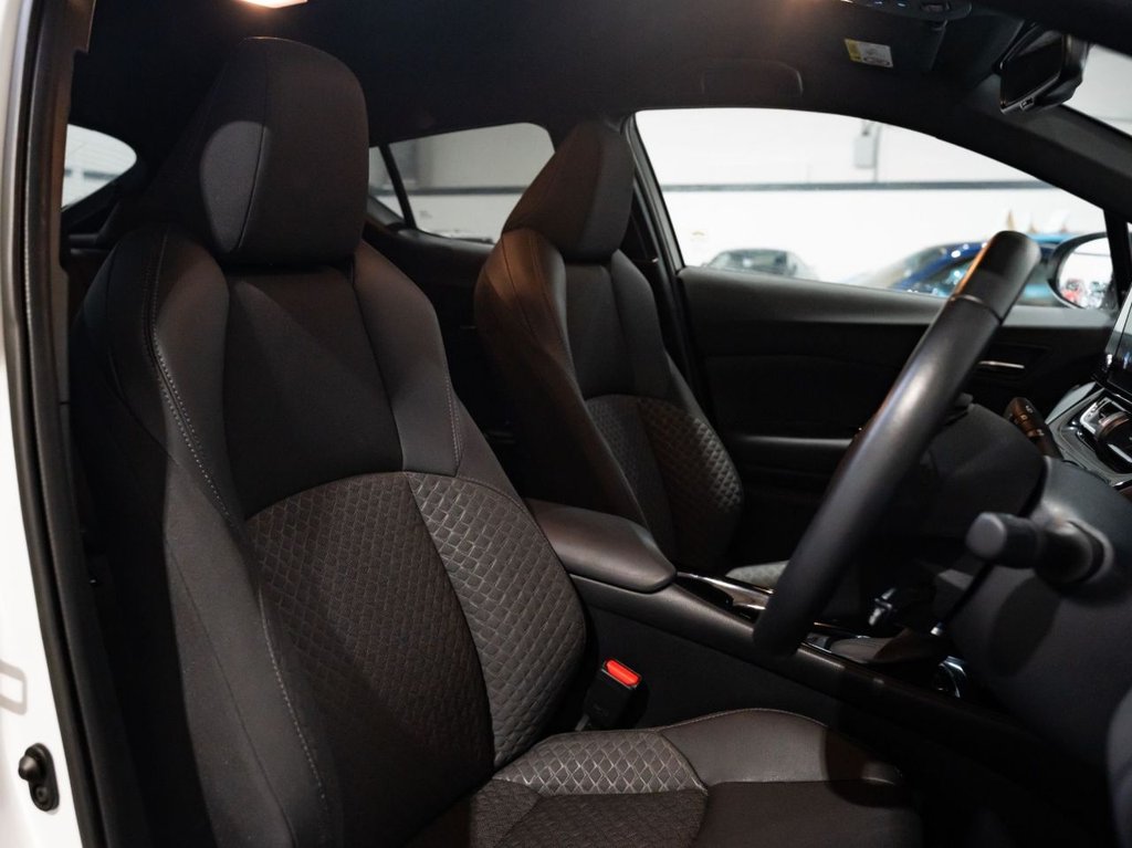 Used Toyota C-HR 2023 for sale - 77677225: Photo 6