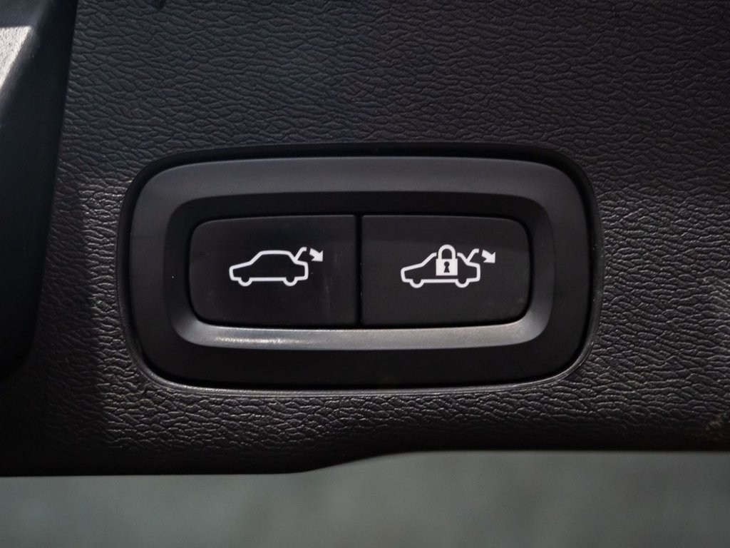 Used Volvo XC60 2019 for sale - 77677217: Photo 25