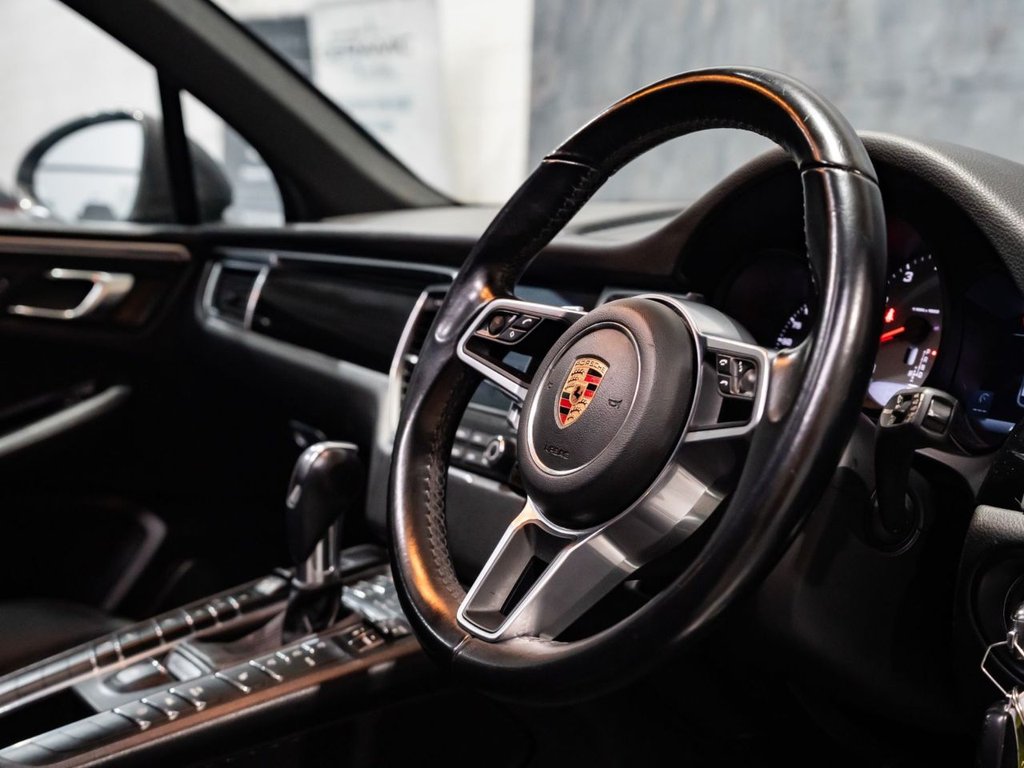 Used Porsche Macan 2018 for sale - 77677211: Photo 16