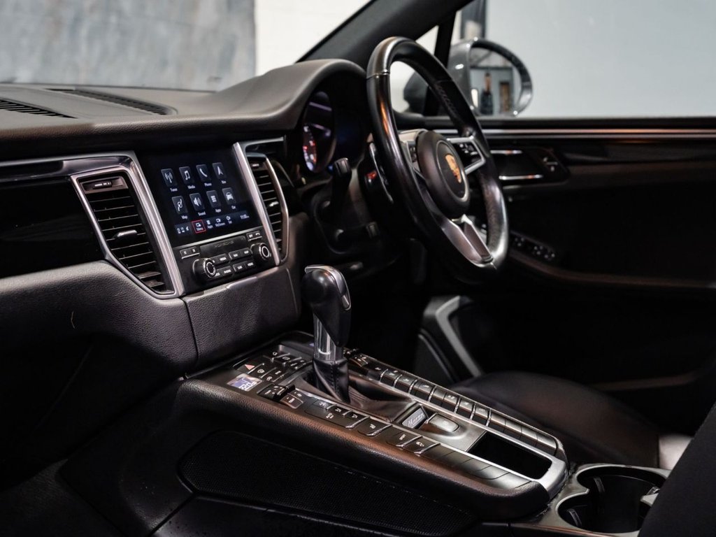 Used Porsche Macan 2018 for sale - 77677211: Photo 25