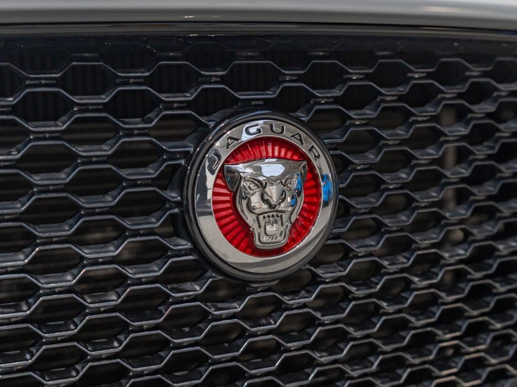 Used Jaguar F-Pace 2019 for sale - 77677205: Photo 4