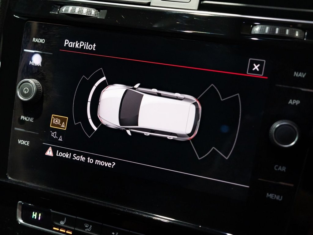 Used Volkswagen Golf 2017 for sale - 77677216: Photo 11