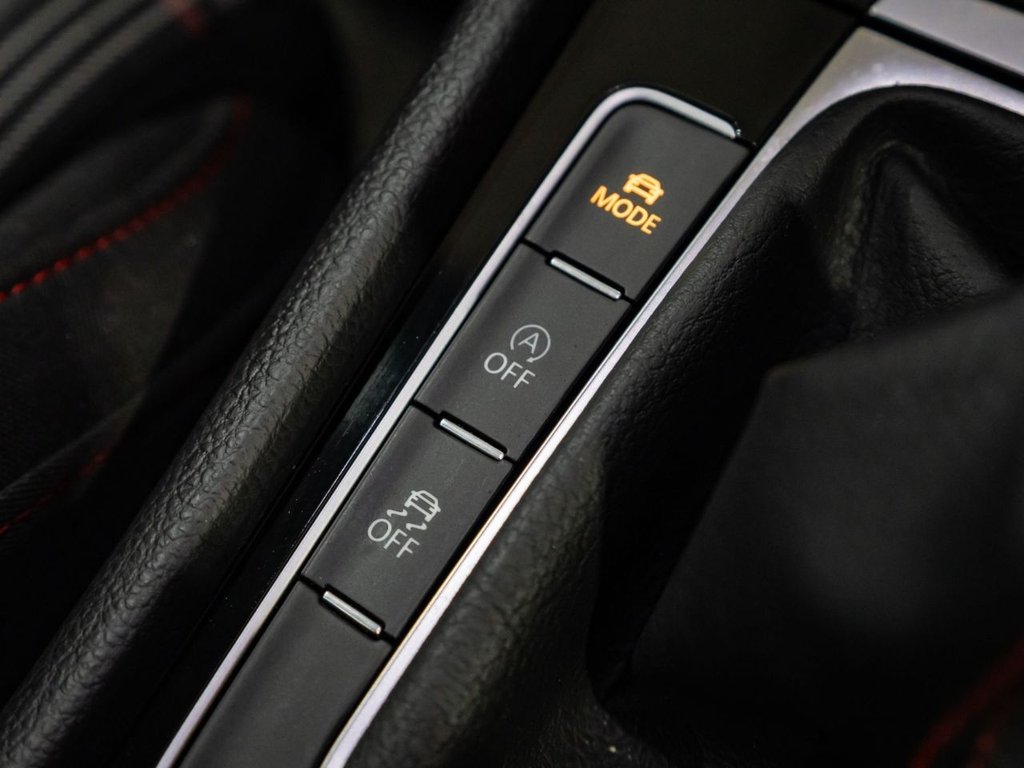 Used Volkswagen Golf 2017 for sale - 77677216: Photo 33