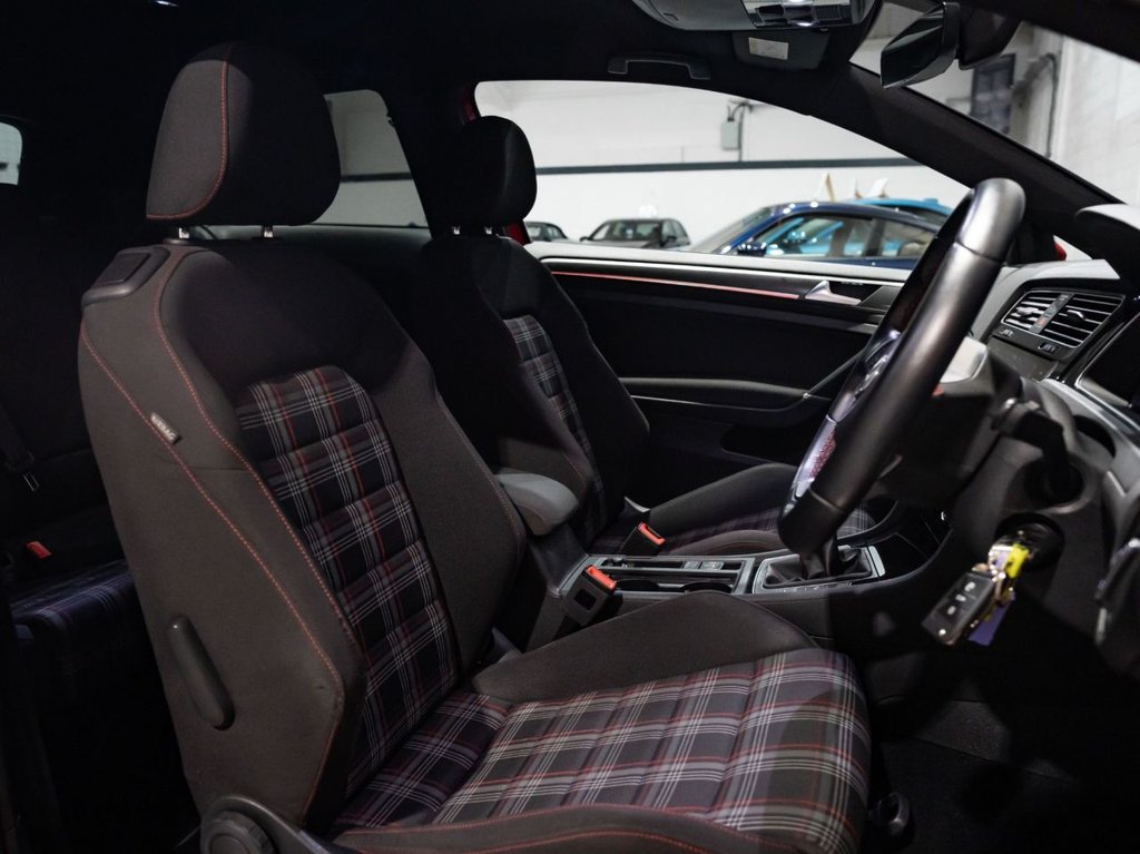 Used Volkswagen Golf 2017 for sale - 77677216: Photo 7