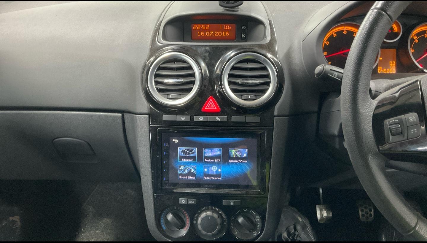 Used Vauxhall Corsa 2014 for sale - 77890159: Photo 2