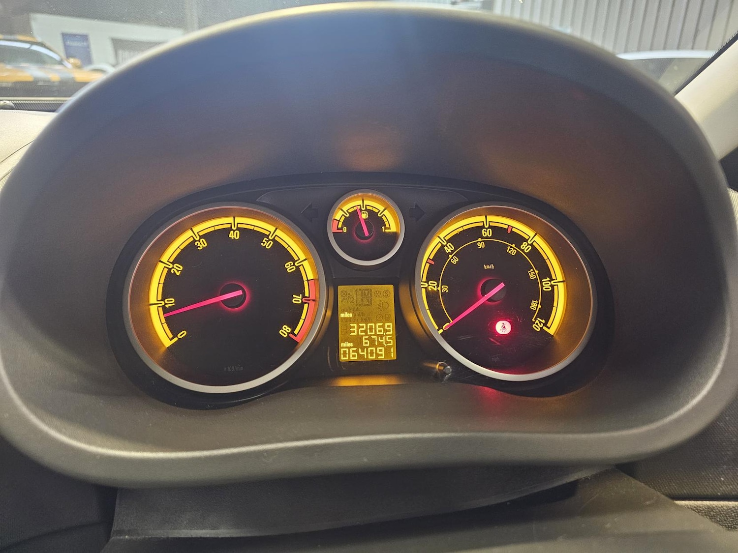 Used Vauxhall Corsa 2013 for sale - 77116355: Photo 5