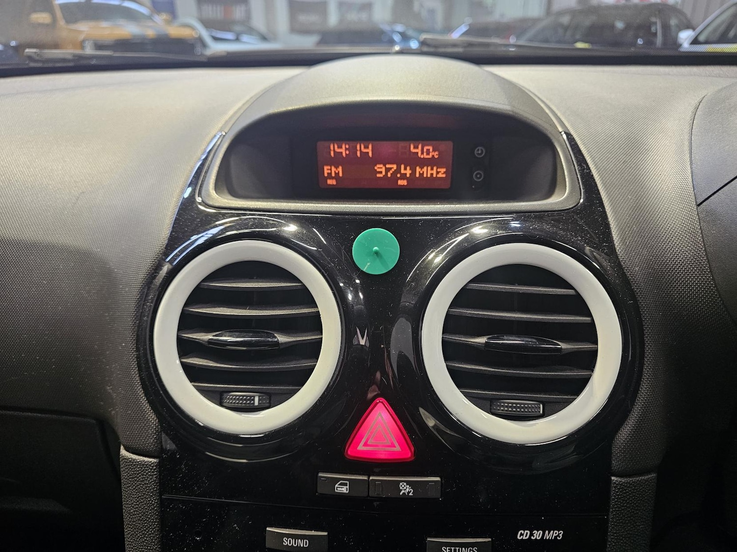 Used Vauxhall Corsa 2013 for sale - 77116355: Photo 9