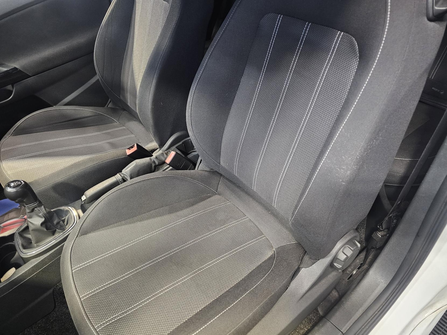 Used Vauxhall Corsa 2015 for sale - 76847340: Photo 3