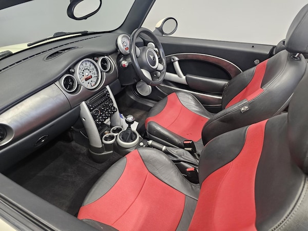 Used MINI Convertible 2006 for sale - 76312649: Photo 23