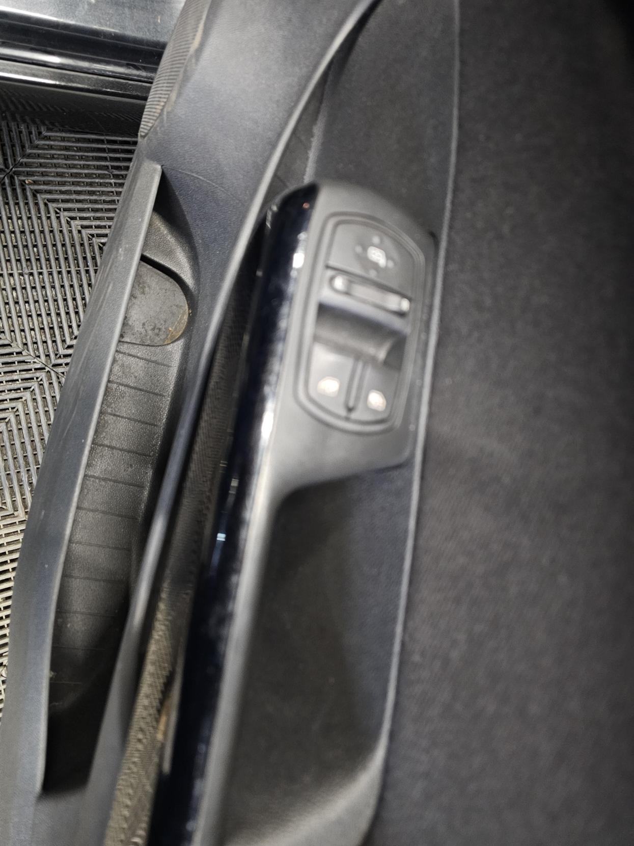 Used Vauxhall Corsa 2014 for sale - 77778719: Photo 18