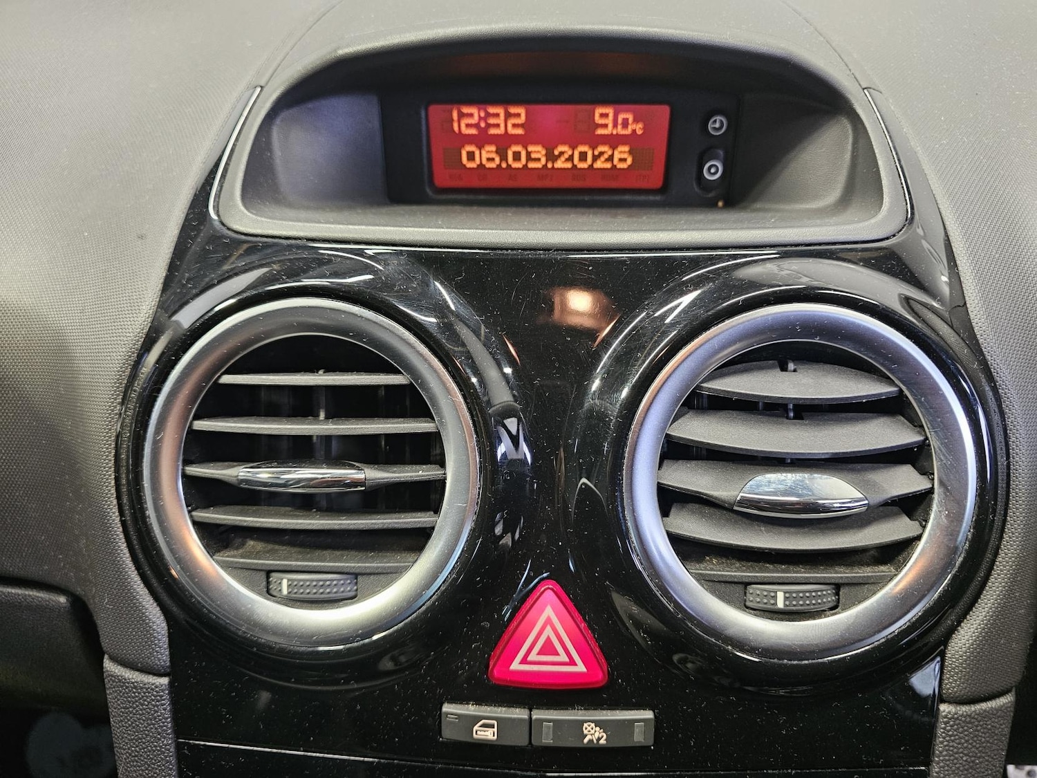 Used Vauxhall Corsa 2014 for sale - 77778719: Photo 23