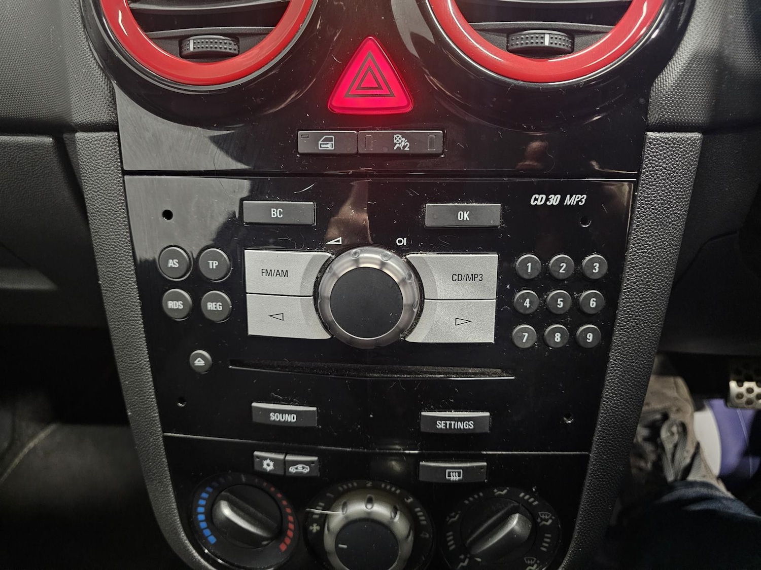 Used Vauxhall Corsa 2011 for sale - 76750282: Photo 29