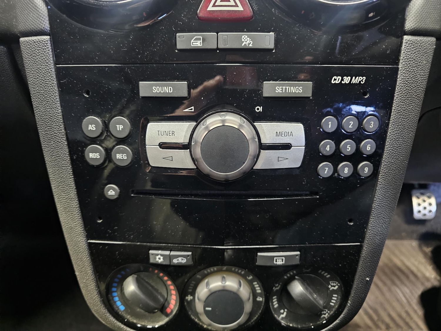 Used Vauxhall Corsa 2013 for sale - 77116357: Photo 17