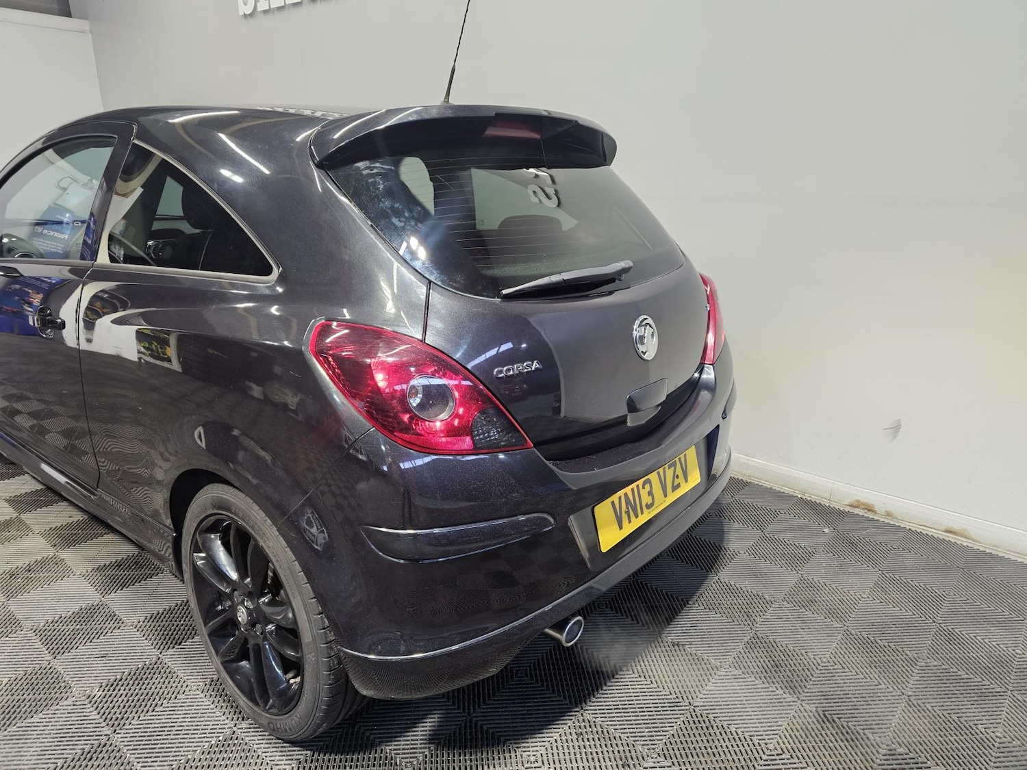 Used Vauxhall Corsa 2013 for sale - 77116357: Photo 2