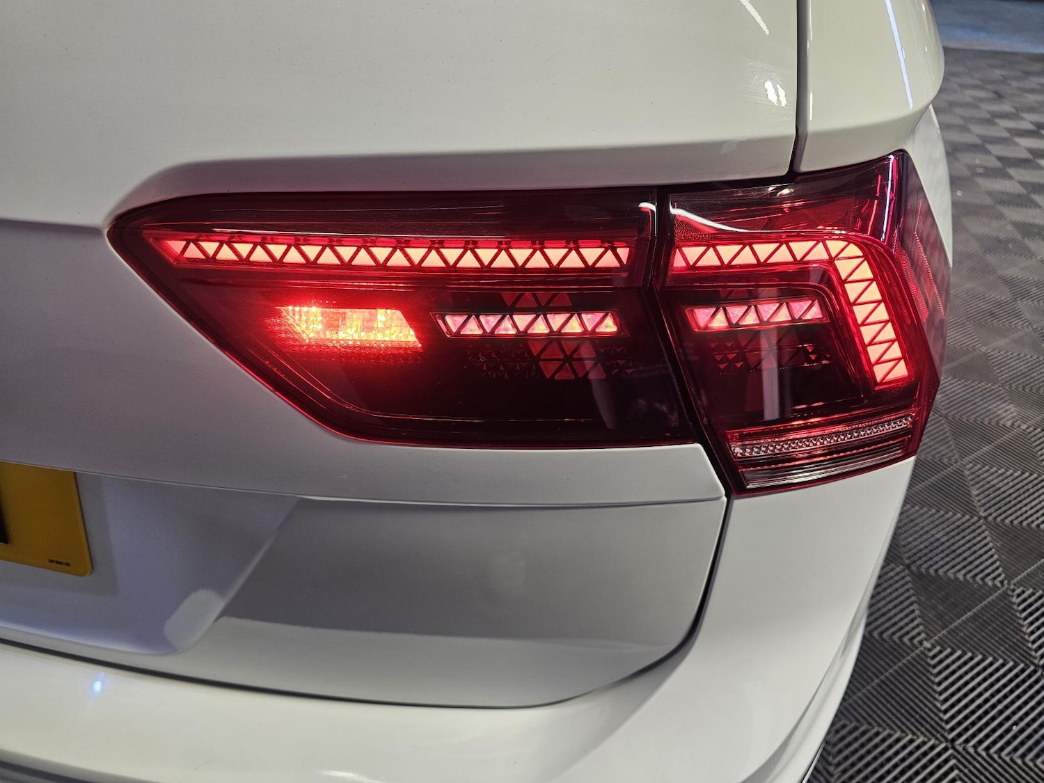 Used Volkswagen Tiguan 2018 for sale - 77702872: Photo 12