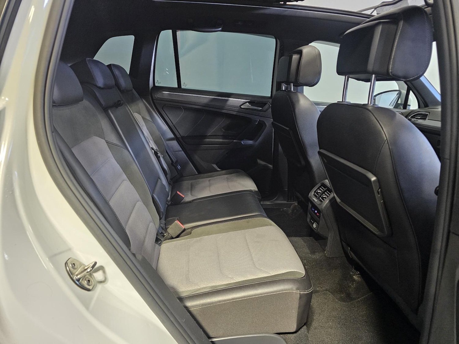 Used Volkswagen Tiguan 2018 for sale - 77702872: Photo 15