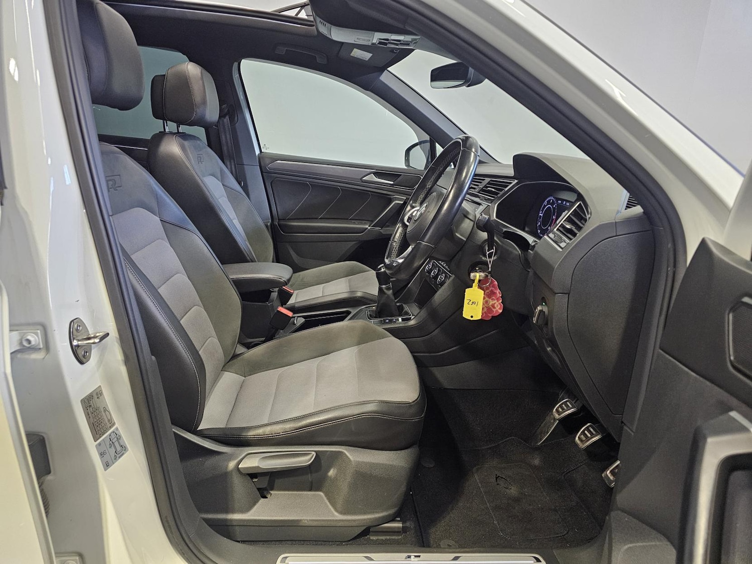 Used Volkswagen Tiguan 2018 for sale - 77702872: Photo 16