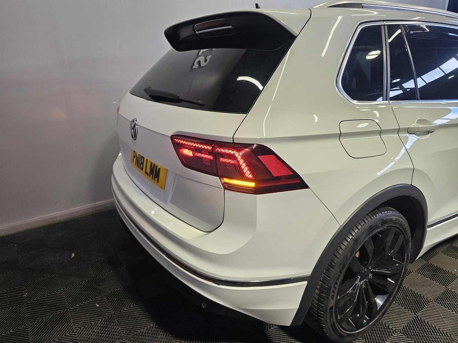 Used Volkswagen Tiguan 2018 for sale - 77702872: Photo 6