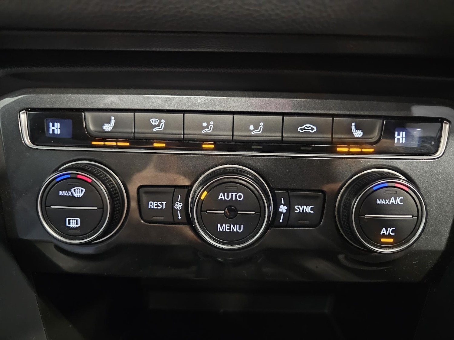 Used Volkswagen Tiguan 2018 for sale - 77702872: Photo 8