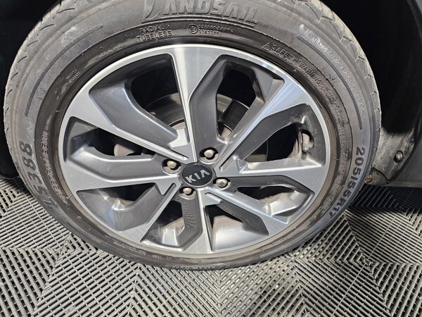 Used Kia Stonic 2018 for sale - 76316996: Photo 10