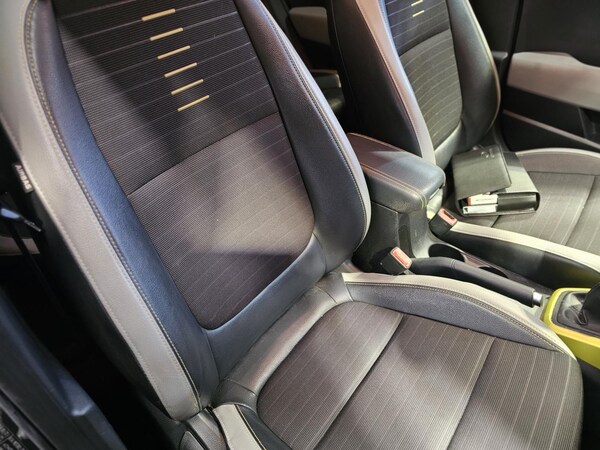 Used Kia Stonic 2018 for sale - 76316996: Photo 25
