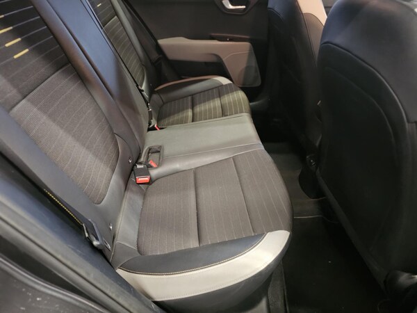 Used Kia Stonic 2018 for sale - 76316996: Photo 27