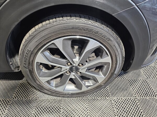 Used Kia Stonic 2018 for sale - 76316996: Photo 35