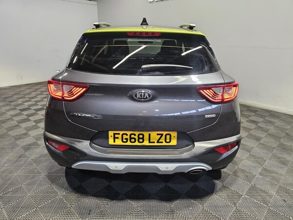 Used Kia Stonic 2018 for sale - 76316996: Photo 4
