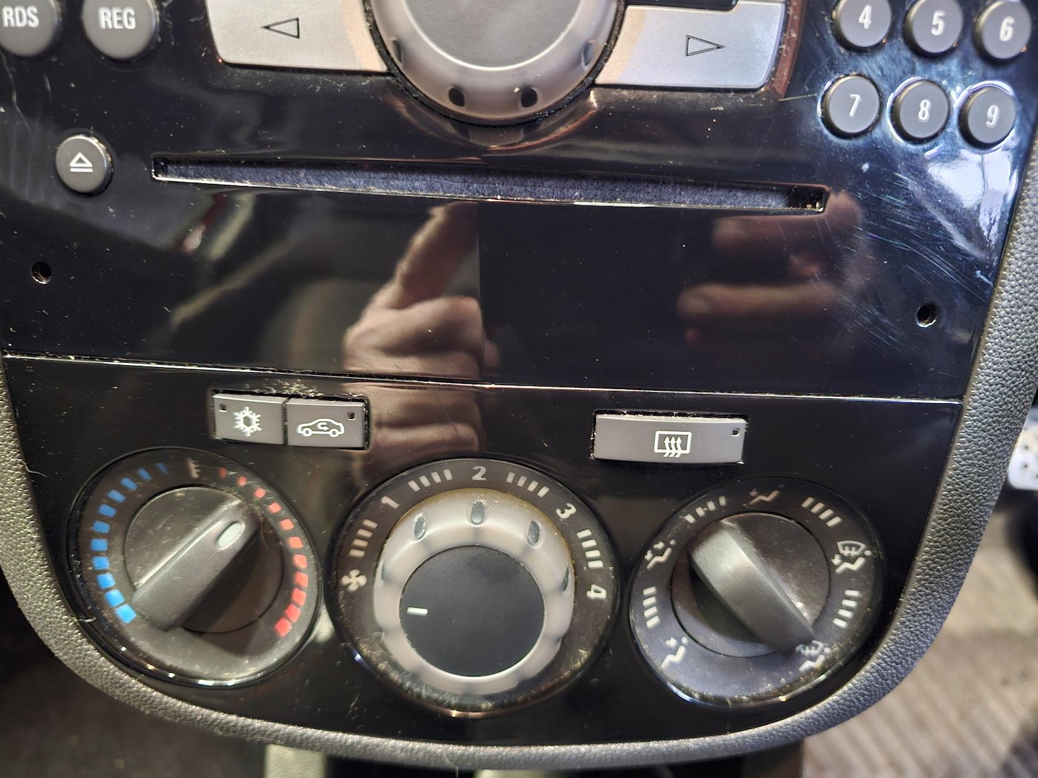 Used Vauxhall Corsa 2013 for sale - 77702874: Photo 15