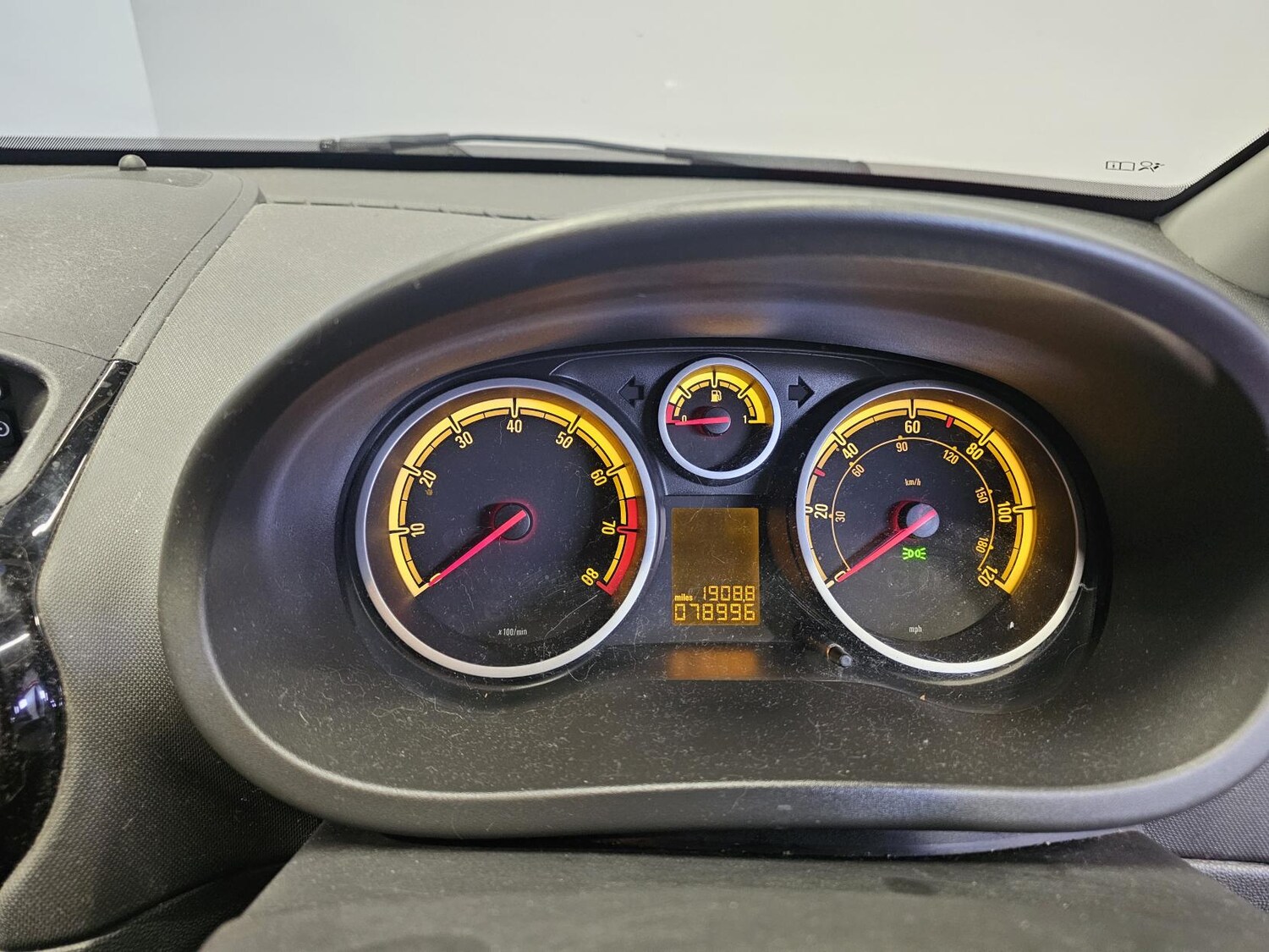 Used Vauxhall Corsa 2011 for sale - 77584970: Photo 10