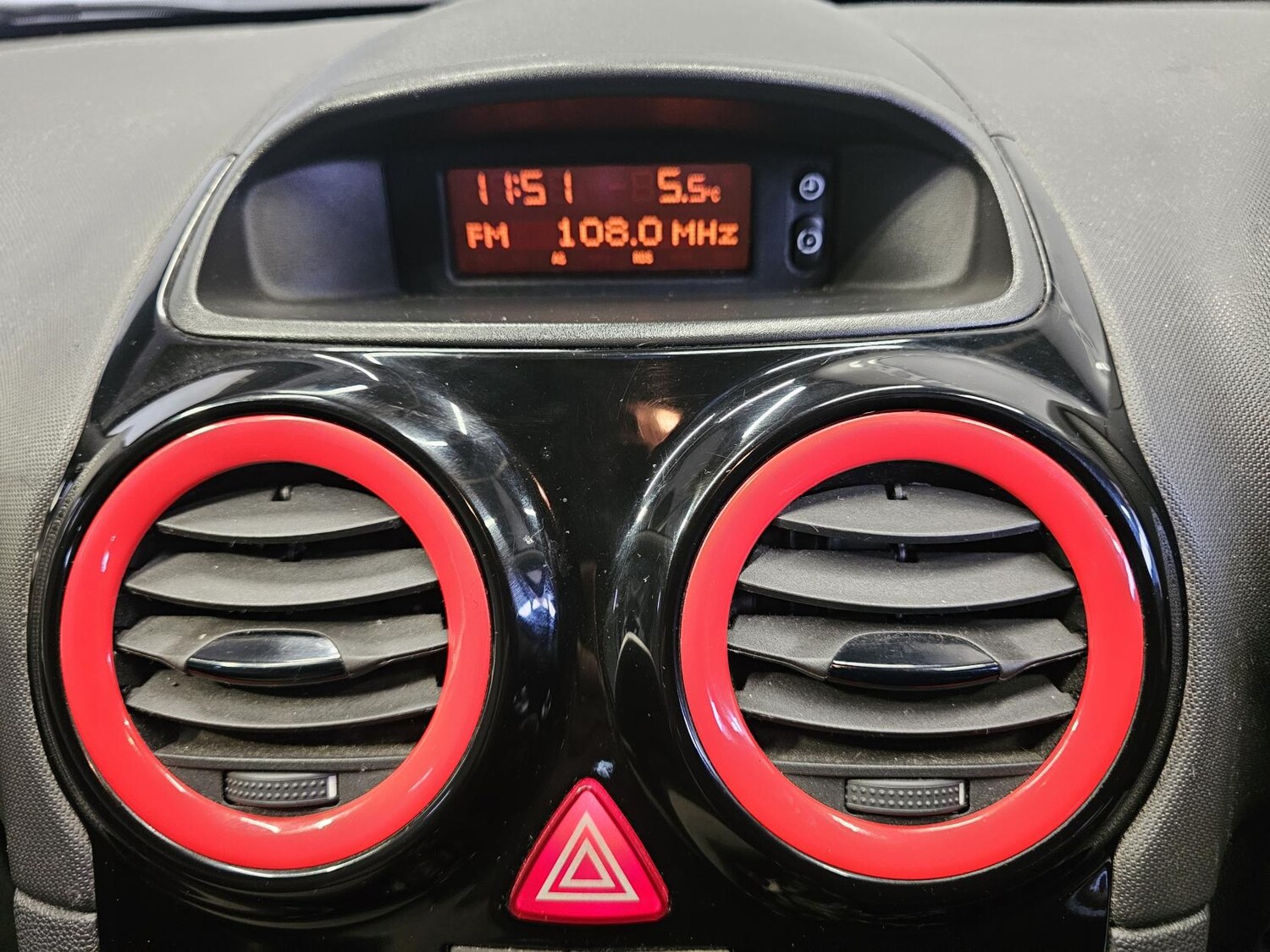 Used Vauxhall Corsa 2011 for sale - 77584970: Photo 9