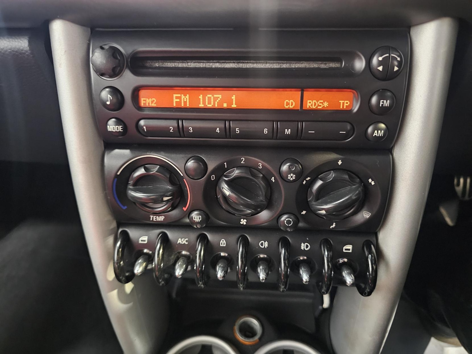 Used MINI Convertible 2006 for sale - 77235618: Photo 11