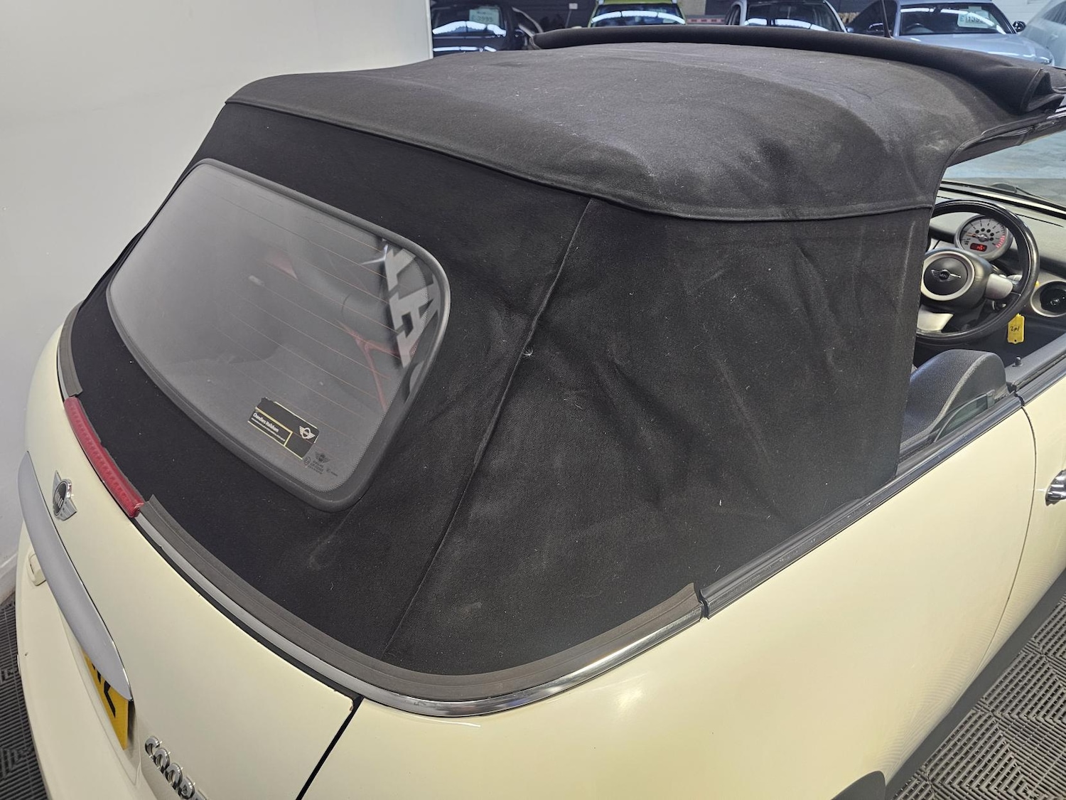 Used MINI Convertible 2006 for sale - 77235618: Photo 19