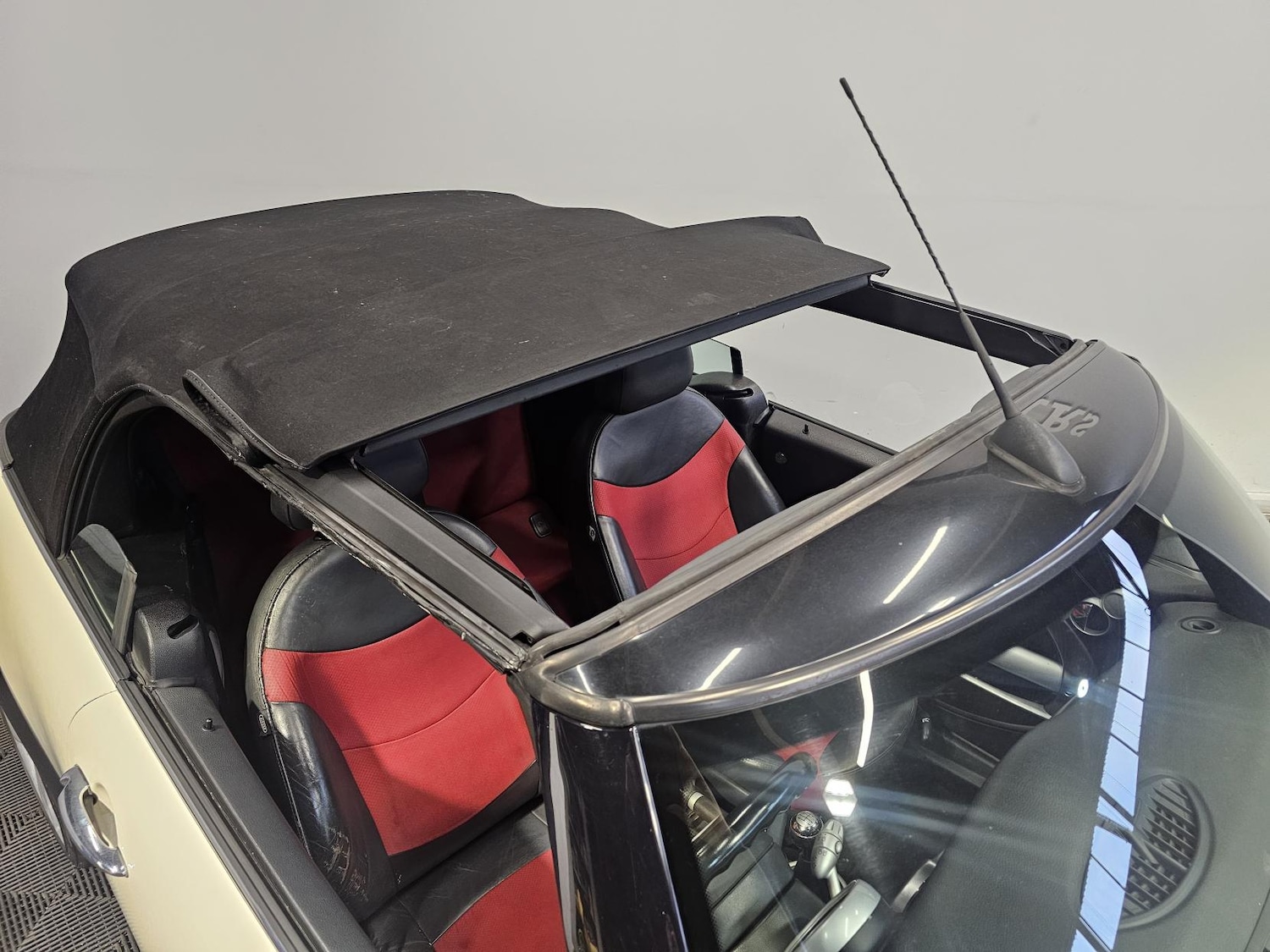 Used MINI Convertible 2006 for sale - 77235618: Photo 21