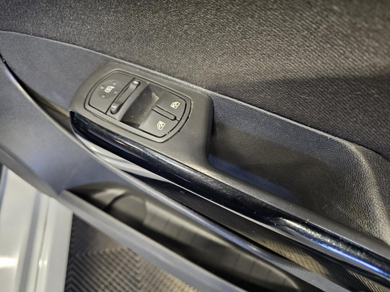 Used Vauxhall Corsa 2013 for sale - 77975658: Photo 13