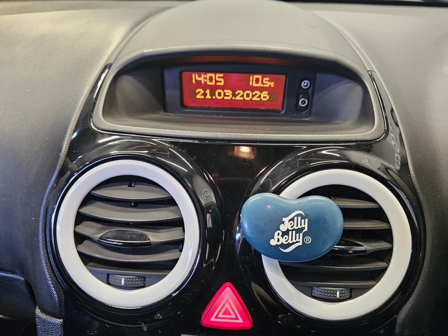 Used Vauxhall Corsa 2013 for sale - 77975658: Photo 7