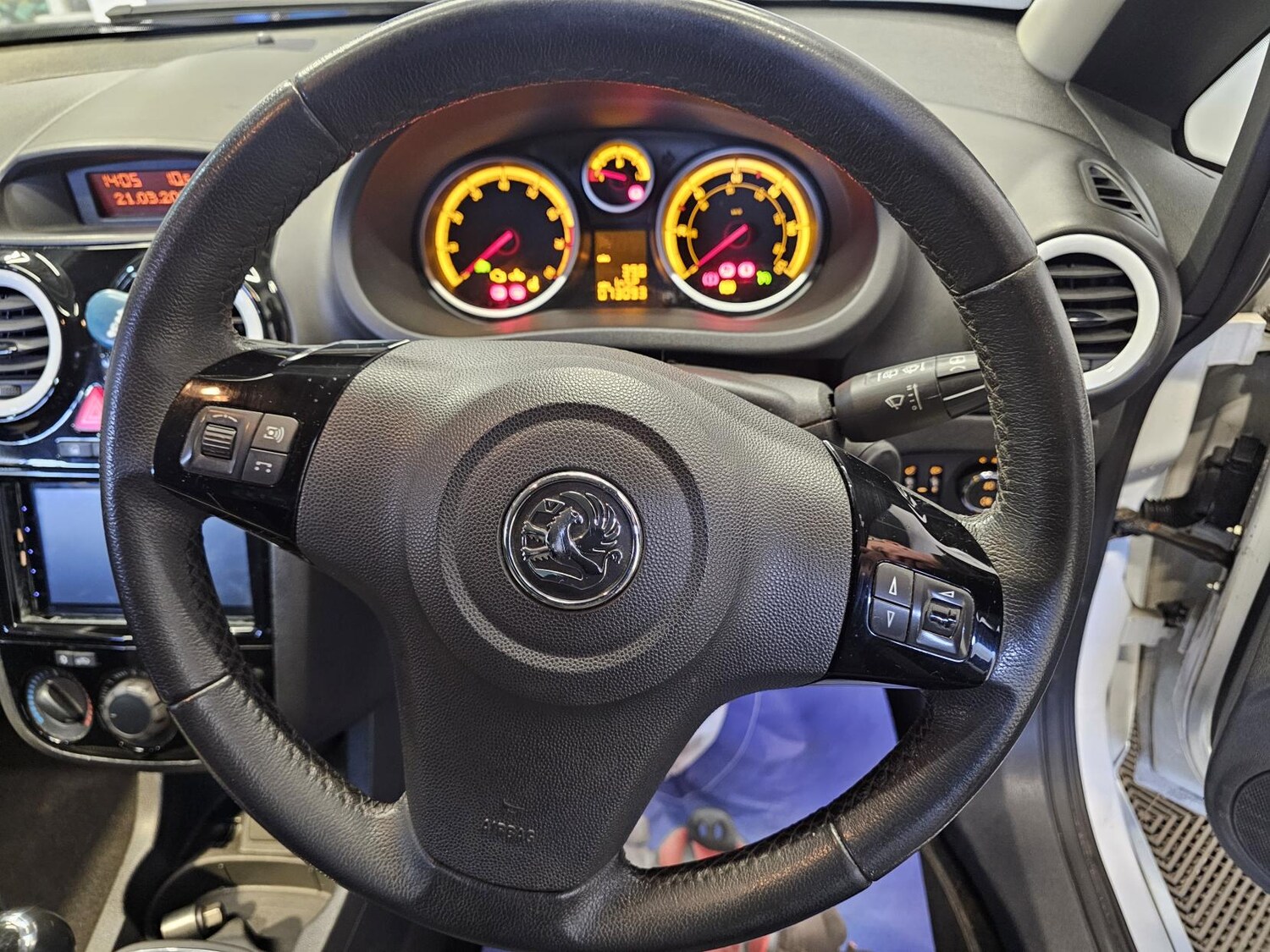 Used Vauxhall Corsa 2013 for sale - 77975658: Photo 9